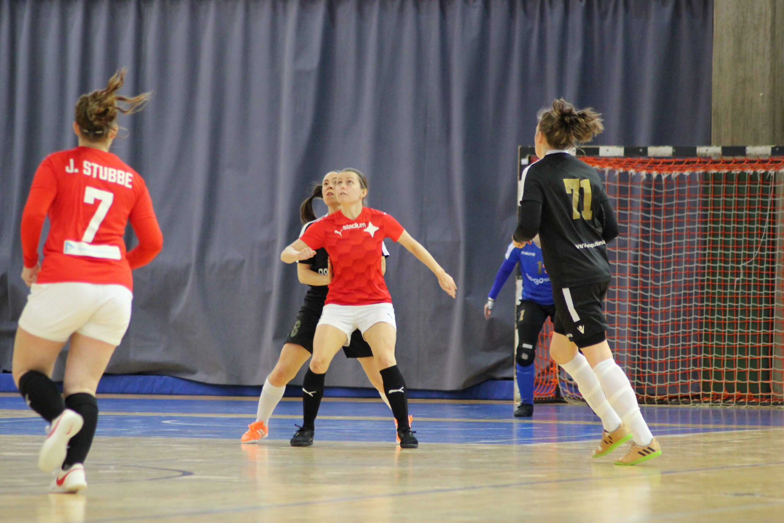 HIFK voiton päässä Naisten Futsal-Liigan finaaleista – välierät jatkuvat lauantaina Espoossa